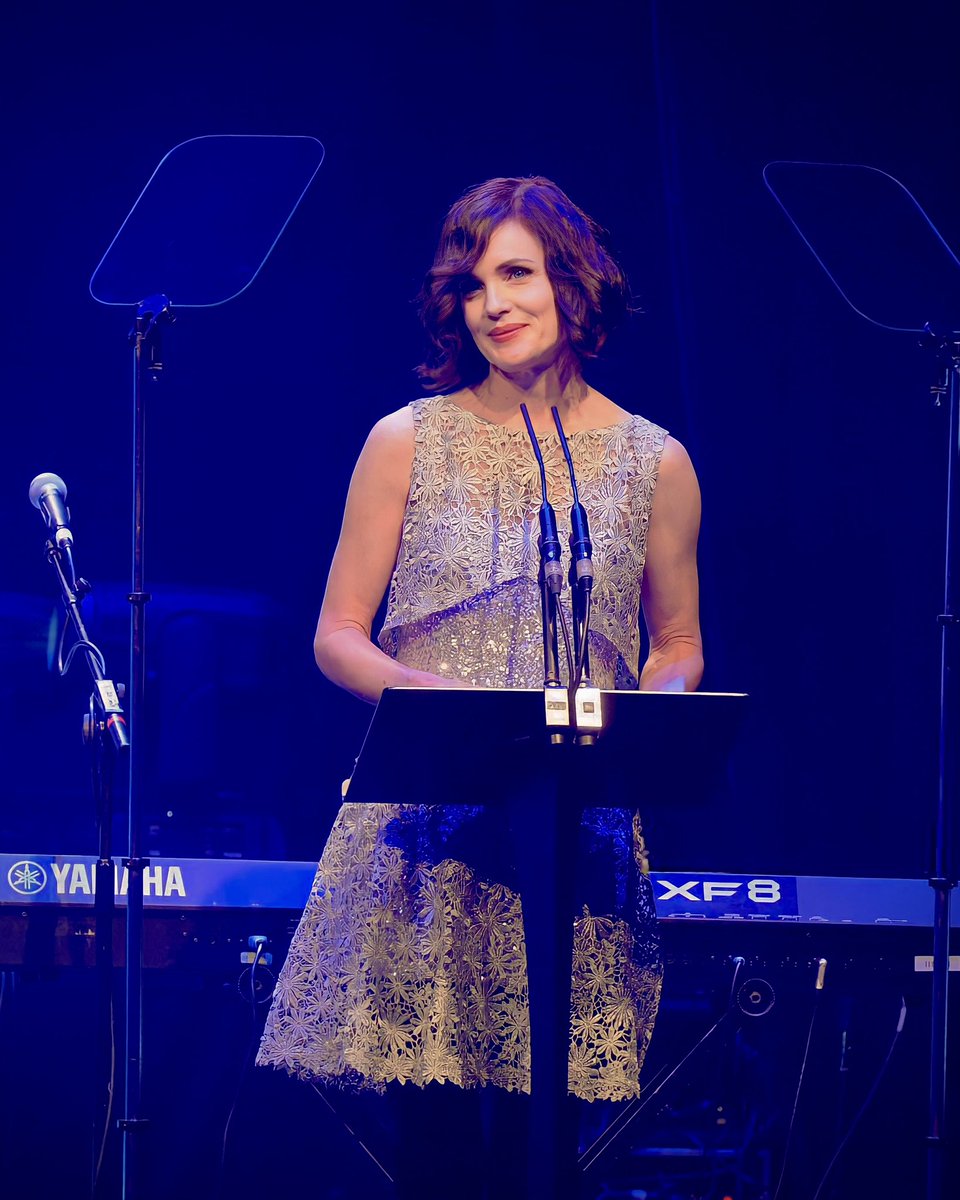 elizabeth mcgovern attends the second annual seriousfun network gala (november 2014)
📸: david benett