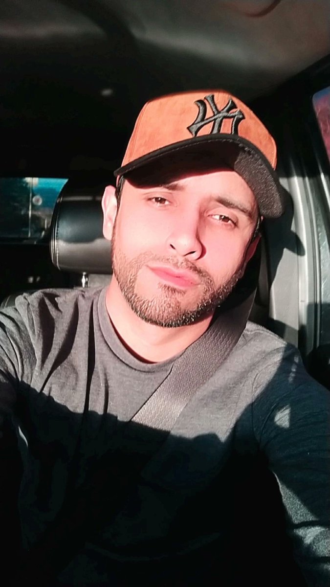 Serio y Bonito.