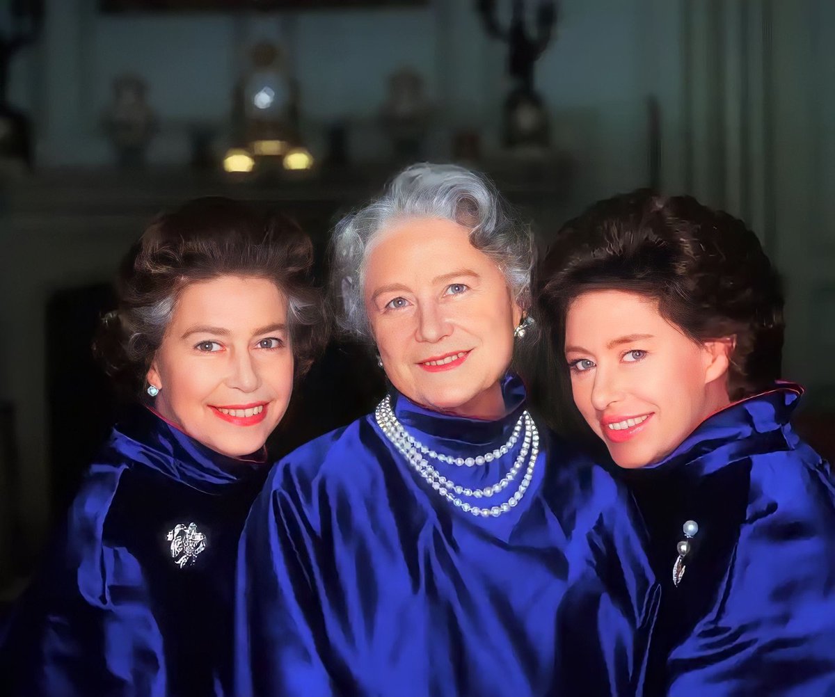 Three beautiful and admirable ladies 💙💙💙 #queenelizabeth #queenmother #princessmargaret #QueenElizabethII #elizabethboweslyon #royalfamily #britishroyalfamily #royals #monarchy