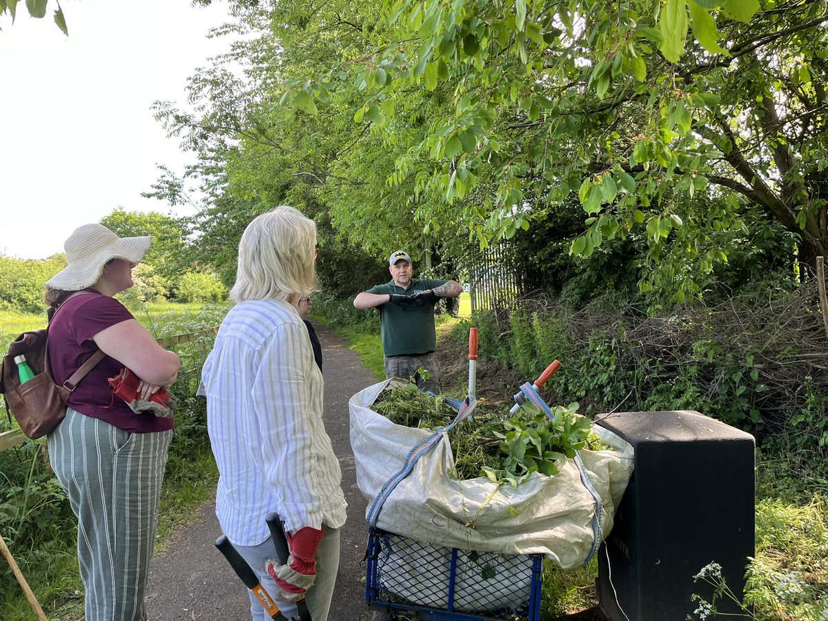 Helping Hands have been busy this morning doing some maintenance at @Worsbrough_Mill . We were led by the knowledgable  Paul who kindly showed us what to do and taught us all about the area! Our WI resolution is #SaveTheBees #communitytogether #WI @WILifemagazine @BarnsleyCouncil