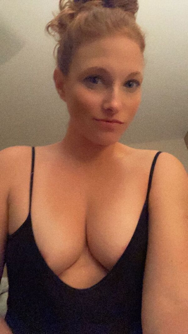 GirlNextDoor on Twitter: "Can i dm you nudy pics?"