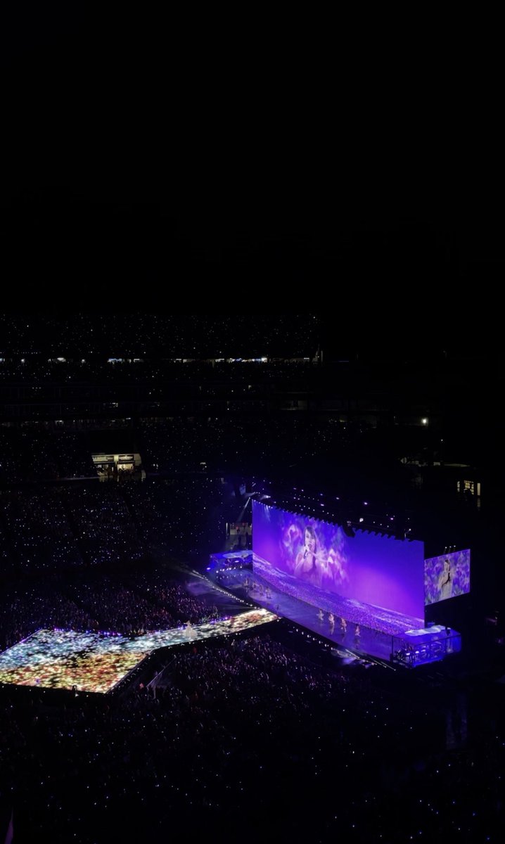 when <a href="/taylorswift13/">Taylor Swift</a> says “drop everything now, meet me in the pouring rain” you do it. 
nothing more special than <a href="/GilletteStadium/">Gillette Stadium</a> rain shows 🥹🫶🏼
<a href="/taylornation13/">Taylor Nation</a>