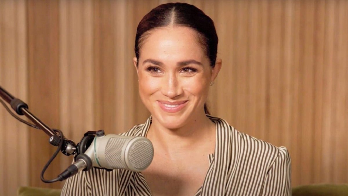 ‘TOP ENTERTAINMENT PODCAST HOST’ #TheGracies win for Meghan✨

🔗archewell.com/news/meghan-th… 

#MeghanGracieAward 
#ArchetypesOnSpotify 🎙️
#ArchetypesWithMeghan 
#Archetypes