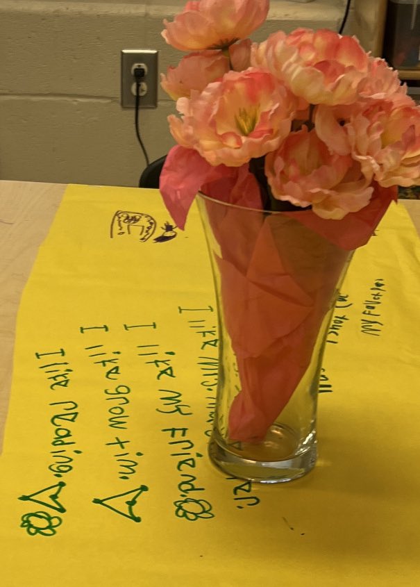 CockrellKinders's tweet photo. Our “Celebration of Learning” was Friday. The kids decorated table runners by writing about their favorite parts of kindergarten. They also got a portfolio (box) of their work. I ❤️ seeing their growth &amp; excitement to share. #kindergarten #EarlyChildhood https://t.co/KeI3gT4S1j