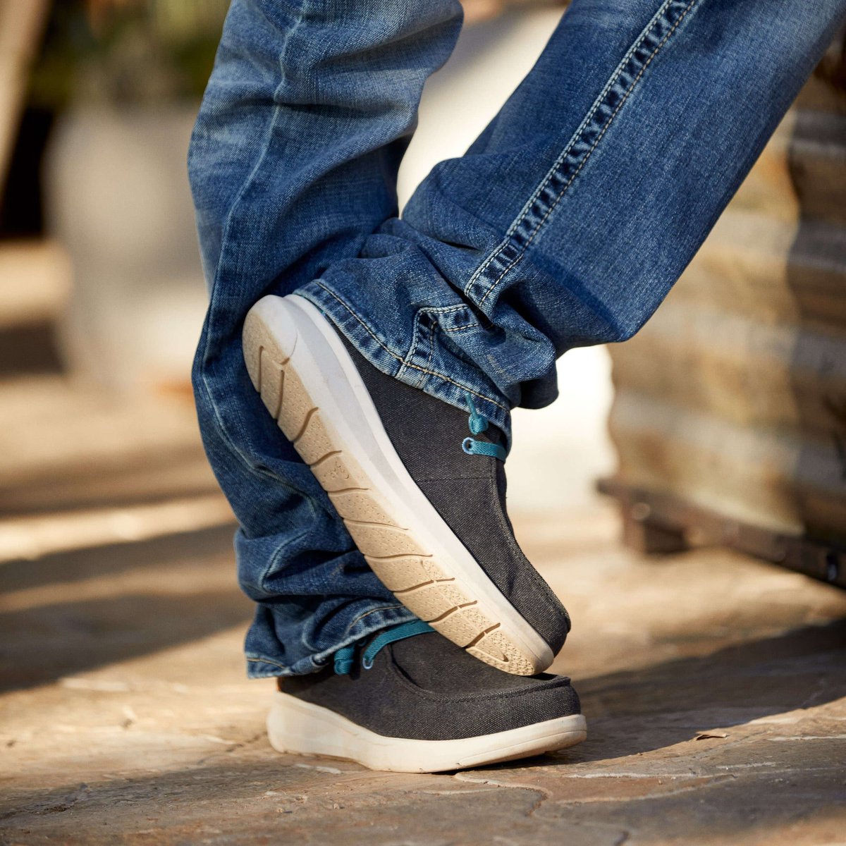 Lammles's tweet image. Throw on and go.

The latest casual shoes from brands including Ariat: bit.ly/3q3id5k

#ariat #casualshoes #westernshoes #westernwear #ranchlife