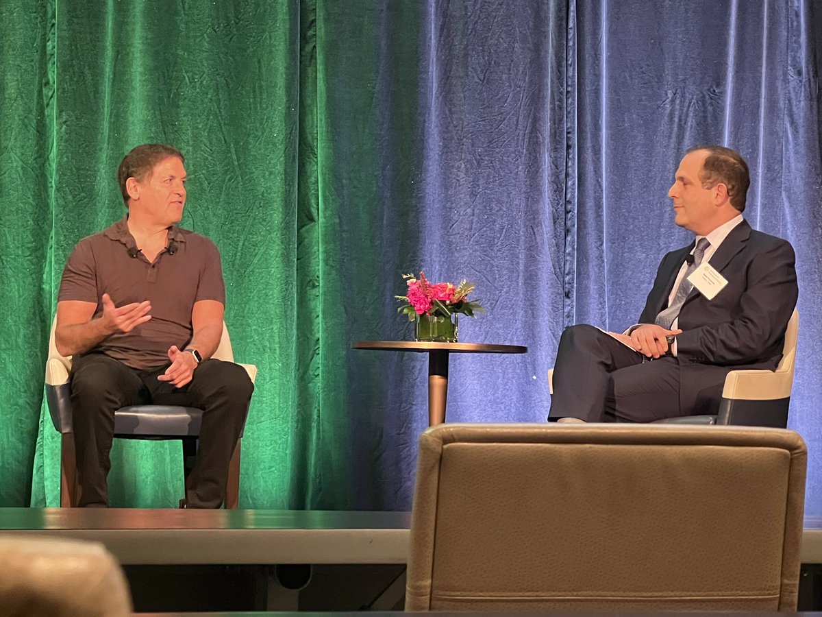 'When you're running with the elephants, there's the quick and the dead.'- The 🦈 Mark Cuban @mcuban speaking in a fireside chat with @drpouratian about agility and disruption in industry @SNS_Neurosurg Dallas. #neurosurgery #neurotwitter #MedTwitter #SNS2023