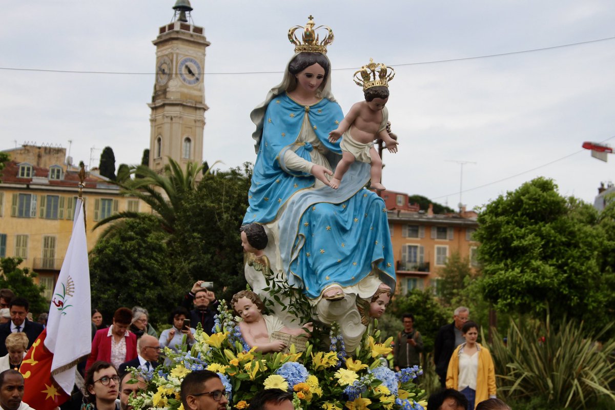 Comme chaque année depuis 1832, les niçois et les élus renouvellent le vœu de #Nice06 pour remercier la Vierge de les avoir protégés de l’épidémie de choléra.

Aujourd’hui encore plus qu’hier, nos traditions doivent être honorées.