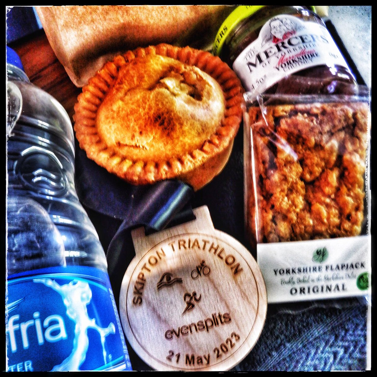 lockgarry's tweet photo. They said pie? I said yes #skiptontriathlon #goodybag #bestthisyearsofar https://t.co/gluzsNMo50