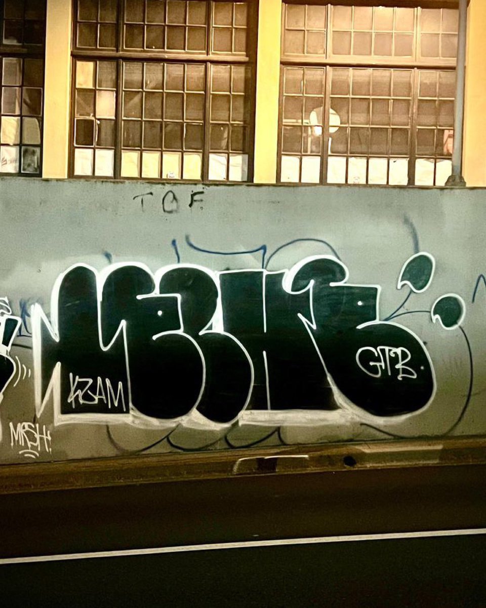 theinfamousmag's tweet image. #aker #leche #kuete #graffiti #theinfamous magazine