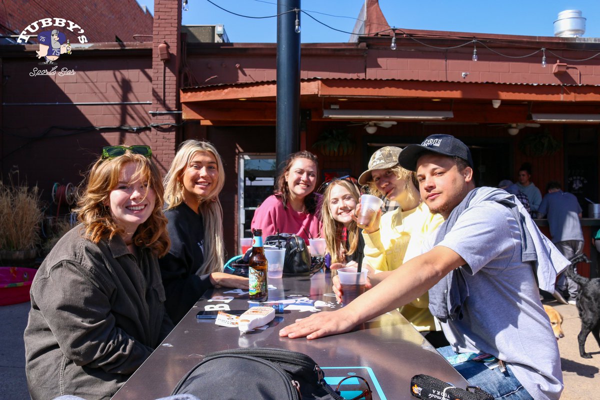 It’s a good day to have a good day. And to bring your pup to Tubby’s 🐾

Pups on the patio starts at 1 p.m. 
$1 wells all day long