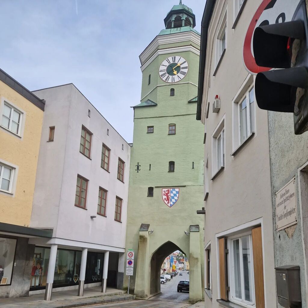 danseelig_la's tweet photo. Richtig! Am Tag nach meinem Geburtstag  mal wieder in meiner #Geburtsstadt!

#Vilsbiburg

#LastPost https://t.co/Hk91FOU1nE https://t.co/Olp3Mn4Yhm