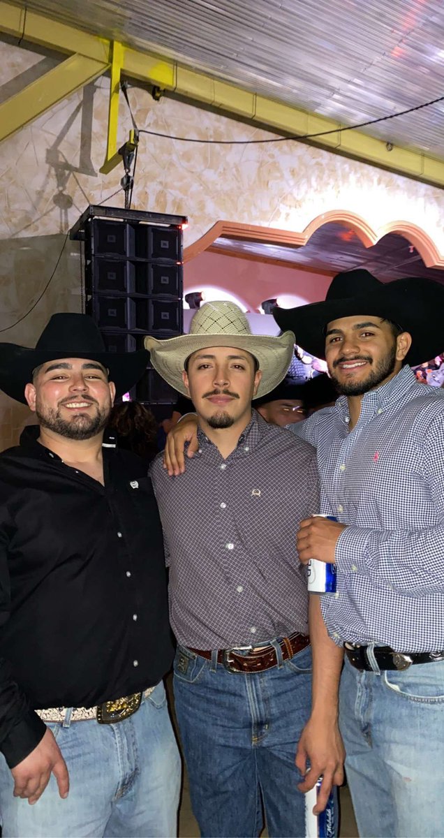 royninho7's tweet photo. Happy birthday lil bro! Hope you have a blessed one! 25 and pimpin! @IVarela5 https://t.co/X0hpdtE8eg