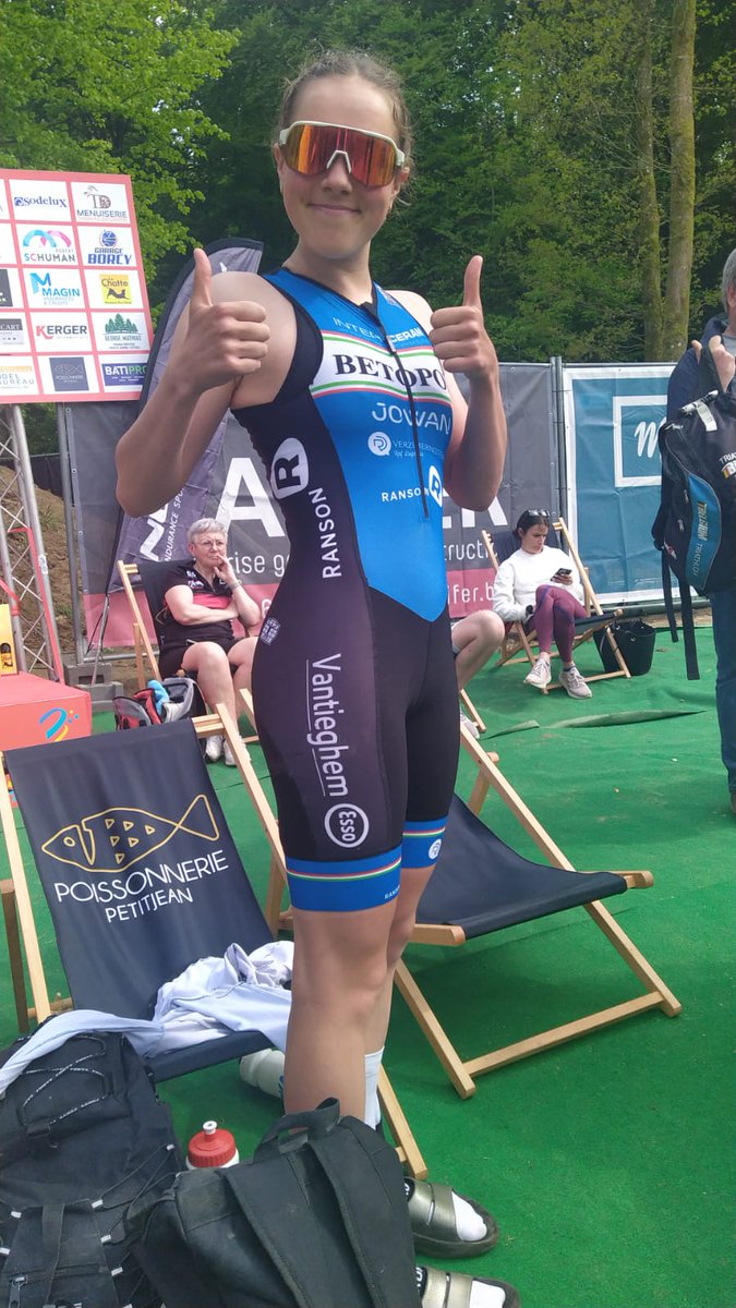 Klaar voor het podium. Onze Belgische belofte kampioene op de  Triatlon Olympic Distance, Nele Dequae. #completeathletes