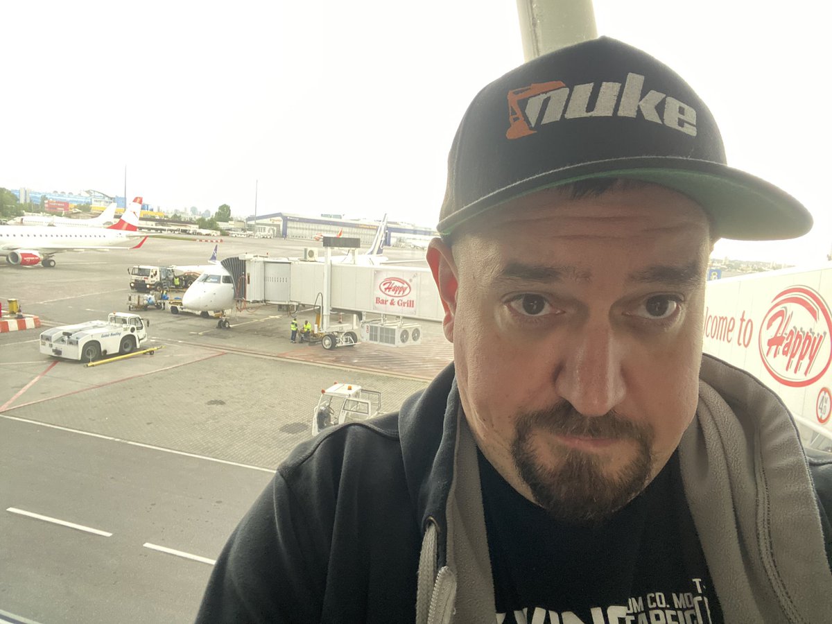 totollygeek's tweet image. Getting ready to board that plane behind me and go the amazing Poland for @code_europe! 
Let’s go! 😎🤘
#CodeEurope23