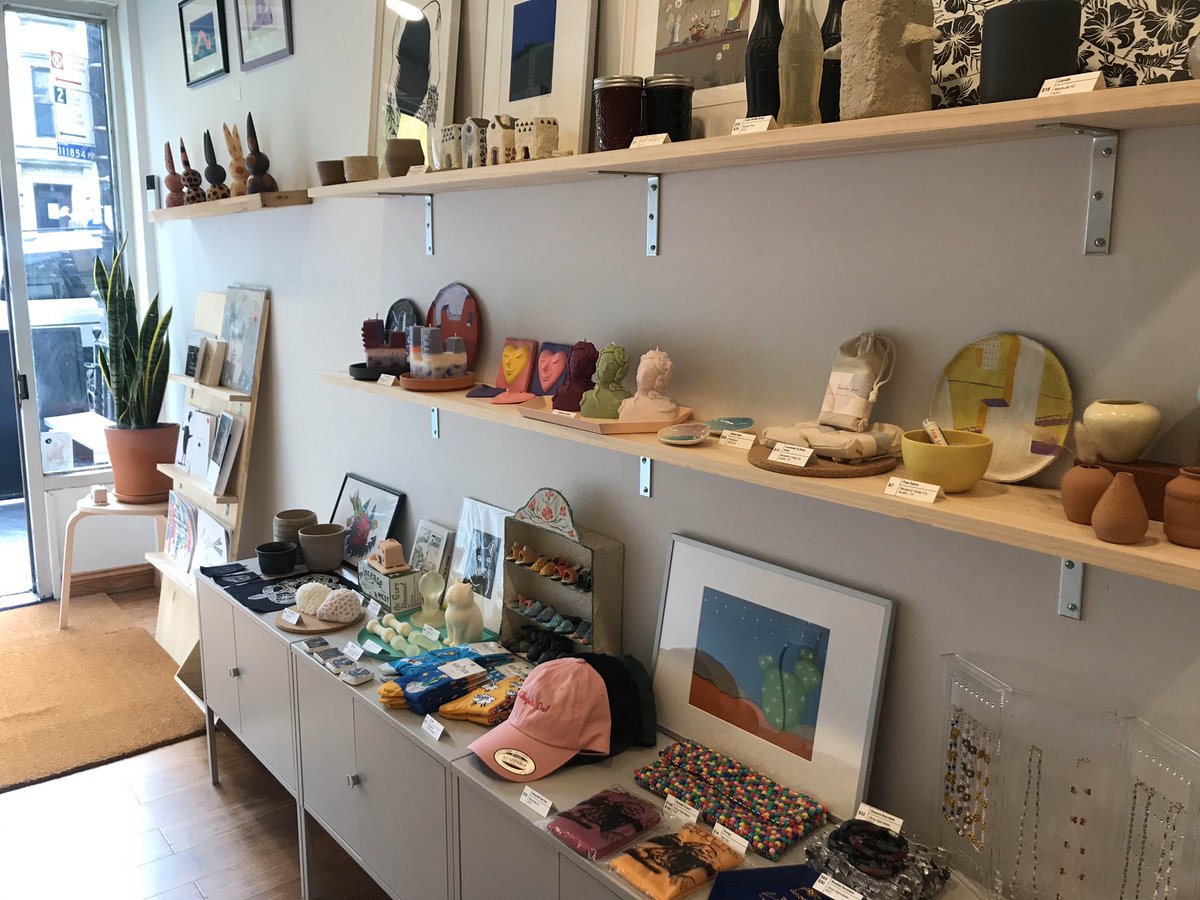 The tiniest home store located on West 145th Street:  harlembespoke.blogspot.com/2023/05/shop-m…