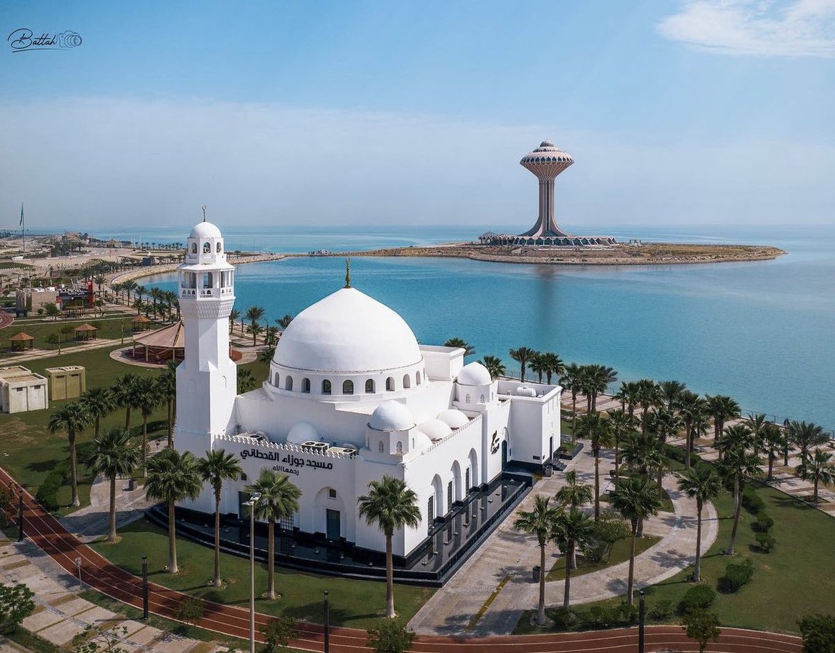 #Khobar🏄🏻‍♂️
Located in the eastern province of #SaudiArabia .🇸🇦It’s a vibrant city with multiple lifestyle hubs & shopping centres.🛍Its long, beautiful #Corniche is lined with numerous international & local cafes & restaurants overlooking the #ArabianGulf.🏝
📸Insta:[b6a7xx]