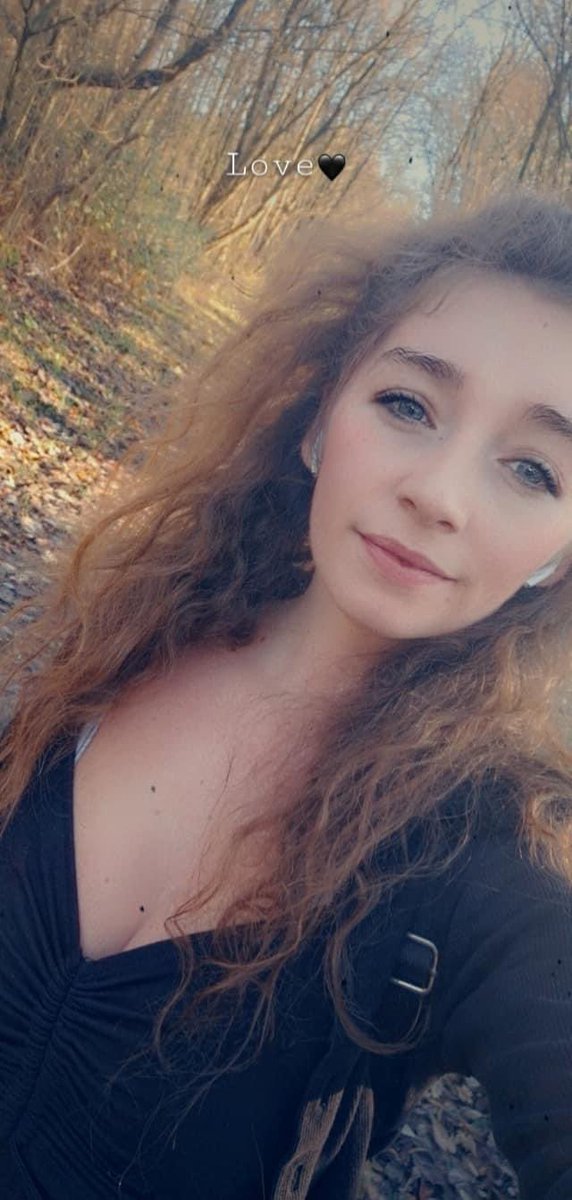 unknown51114896's tweet photo. What are you doing to this slutty teen #slut #chavteen #teenslut #nsfw #nsfwt https://t.co/oQHicad5EI