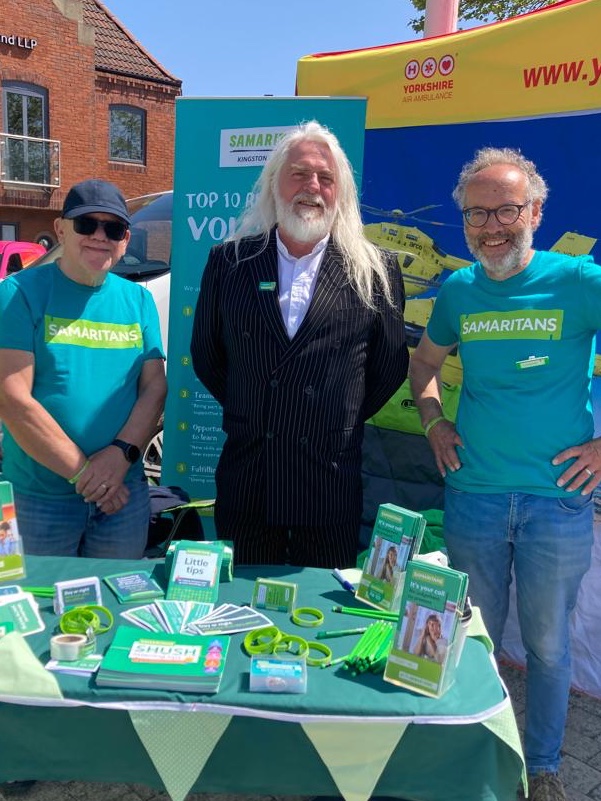 hullsamaritans's tweet photo. Fabulous day @DGR Hull. We met lots of lovely people and gave out oodles of stickers and cards #Freephone116123 #MensHealth #WeListen https://t.co/WRPHOZcJZg