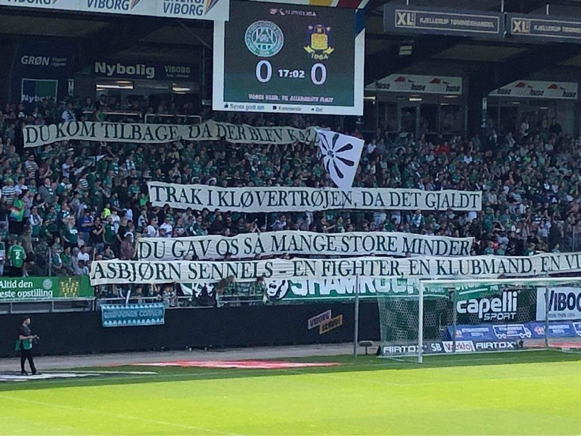 Smuk hyldest til Asbjørn Sennels! Fuck kræft! #sldk #vffbif #knarkcancer