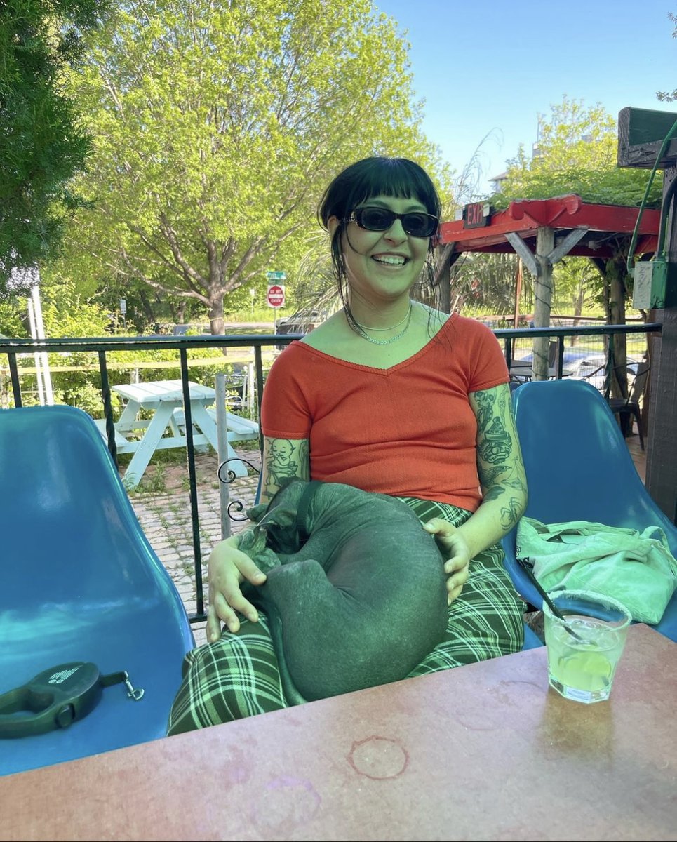 TweedysBar's tweet photo. TODAY on the patio starting at 3pm! 🌴

 We will have a few vendors selling their art and some very special music selectors sharing their rare collections! 🔊🔥

Bring your familia, amigos y perritos 🐶

#SueroSunday #TweedysBar 🏡 https://t.co/zE5LSRv4Vx