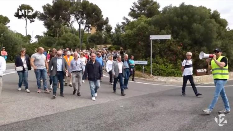 La plataforma se queja de que las administraciones públicas estatales siguen sin aclarar exactamente cuál es el propósito del albergue y cómo se llevará a cabo esta tarea. <a href="/CalderonCarlosJ/">Carlos Javier Calderón Aisa</a> <a href="/Valents_tgn/">Valents Tarragona</a> <a href="/RobertH_TGN/">Robert Hernández</a>