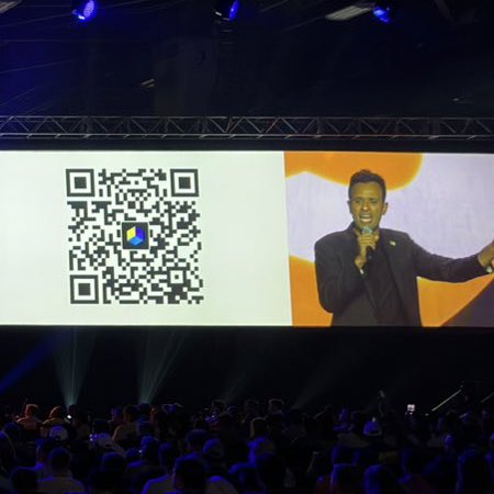 Dennis_Porter_'s tweet image. For the first time in US history, both a Republican and Democrat presidential candidate, announced they will accept Lightning donations for their campaigns. 

They both used @OpenNode which is real #Bitcoin tech. Slowly then suddenly.