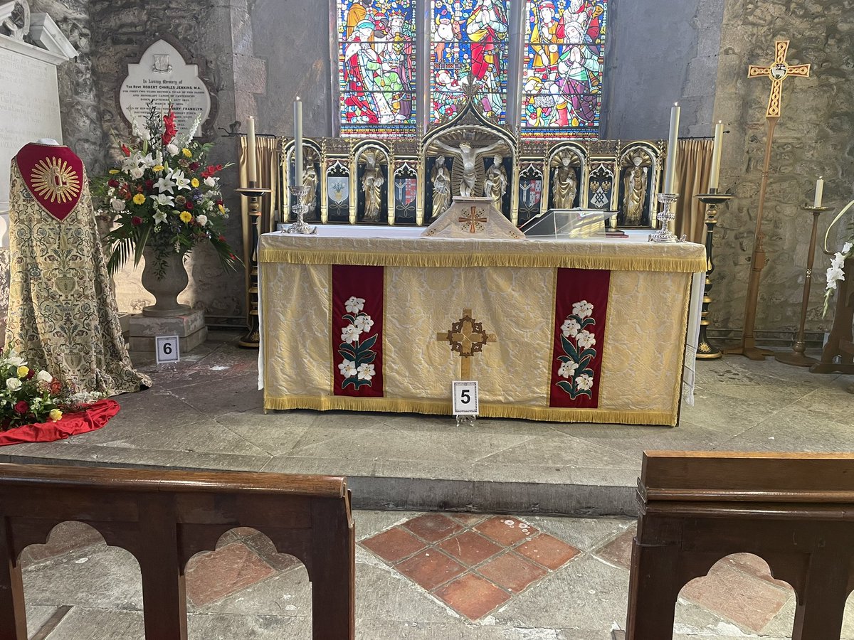 jennyHollingsbe's tweet photo. Joined #Eucharist Service led by
#Archdeacon of Ashford, the Ven Darren Miller at #StMaryandStEthelburga Lyminge on second day of #FlowerFestival - inspiring sermon https://t.co/Dmxa65m50u