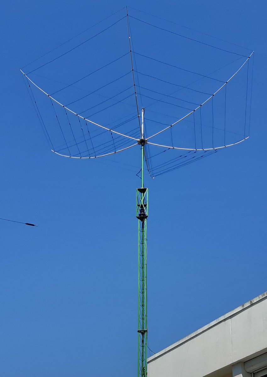 F4HJOjerome's tweet photo. Montage d'antenne #G3TXQ  à #F8KHN ce week-end #LeHavre https://t.co/MzHEqMhxoY