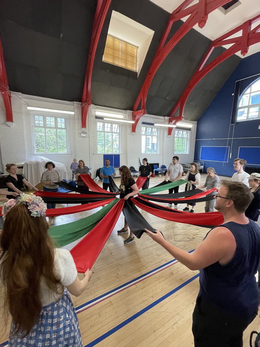 Grosvenor Light Opera Company (GLOC) tweet media