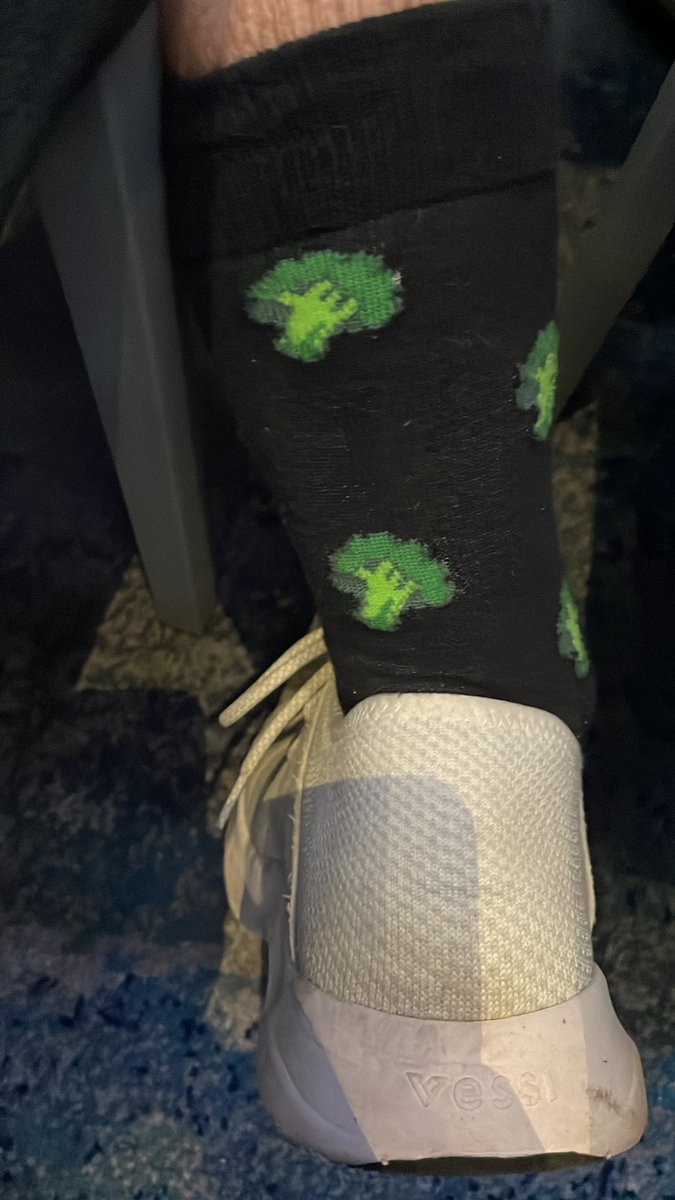 Gabinatrix's tweet photo. @OhThatMrWheeler #ara2023 #sockstar #broccoli

Repping the foods teacher life with these beauts https://t.co/kjysearK4w