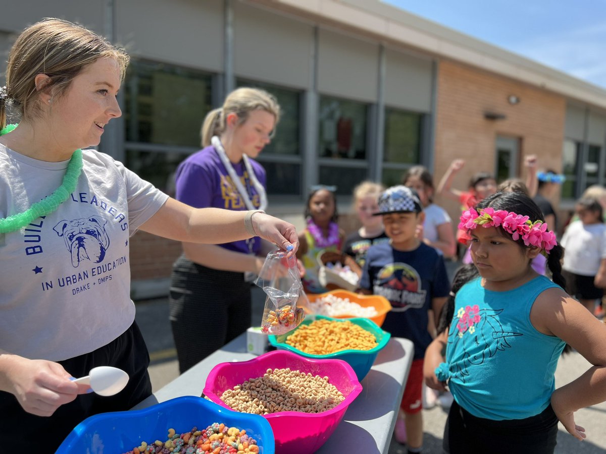 wrightdmps's tweet photo. Meeting our need for fun with a beach theme! It’s our final Wright Way Day of the 2022-23 school year! https://t.co/8Wof11fbT5