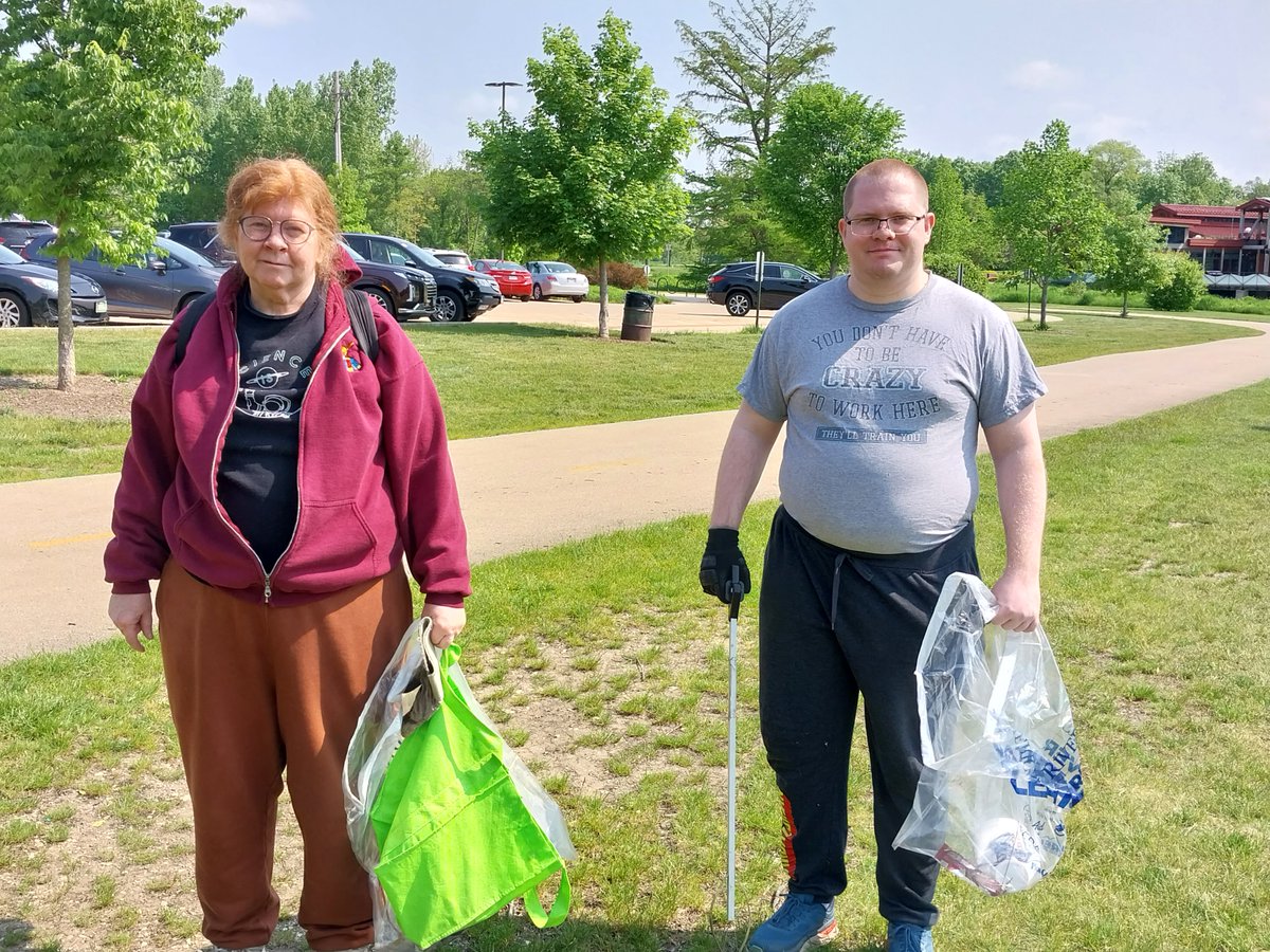 Cleaning our waterways together! Volunteers from NEST joined the League of Women Voters <a href="/LWVofNaperville/">LWV Naperville</a>, City of Naperville <a href="/NapervilleIL/">NapervilleIL</a> staff, the Naperville Chamber of Commerce and others to participate in the DuPage River Sweep! 
#pollution #waterpollution