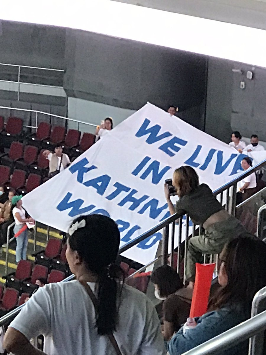 rainahverse's tweet photo. WE LIVE IN A KATHNIEL WORLD!!!!! https://t.co/LUDyTPwmII