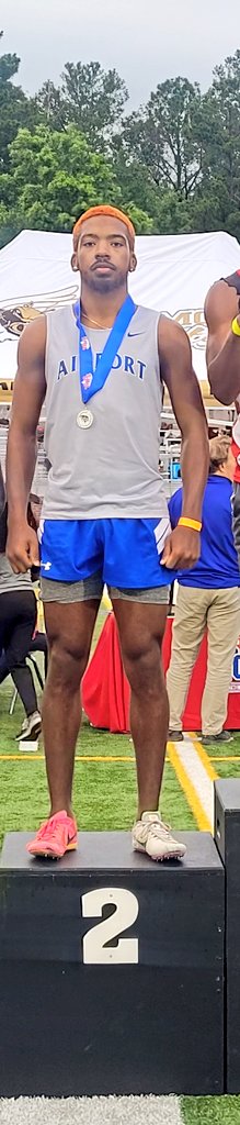 AirportHighTra1's tweet photo. Sending a special shout out to @iamxavierstone. Competed in LJ Friday night @ 4A championship. Tied for 1st place with a jump of 23'1". Tiebreaker rules made him settle for 2nd. Taught &amp; coached him since 6th grade. Privileged to be part of his journey &amp; see him to the next level https://t.co/2ljItPmNtk