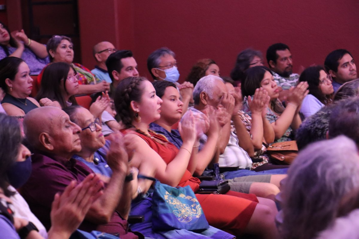 CulturaCampeche's tweet photo. Con su magistral virtuosismo la #OSCAM nos regaló "Sueño de una noche de verano" de #FelixMendelsshon
En la dirección de Eligio Fuentes y la participación solista de la concertino Ivonne Rubio, el público disfrutó de Las Hébridas Opus 26, concierto para violín y Orquesta, Opus 64 https://t.co/FIEs6Rqoz3