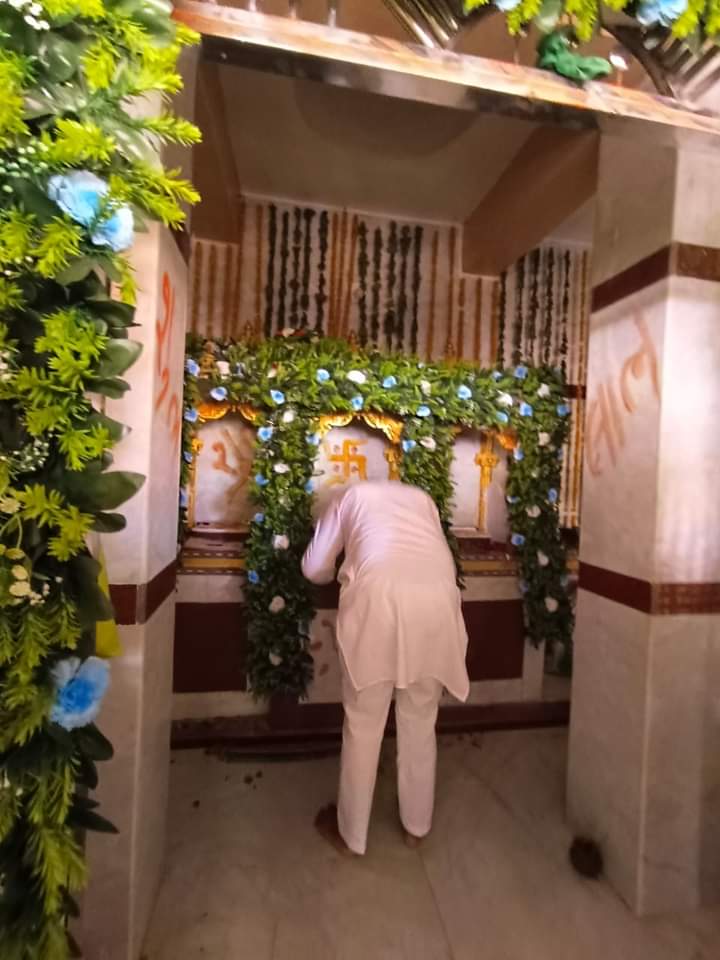 AmrutThakorINC's tweet image. કાંકરેજ વિધાસભાના (ઉણ) માનપુર ગામે ચામુંડા માતાજી, સગત માતાજી, ગોગા મહારાજ.ગણપતિ દાદા ની ફોટો પ્રતિષ્ઠા માંના ચરણોમા શિષ નમાવી ધન્યતા અનુભવી....
#manpur #Congress #GujaratCongressPresident #jagdishthakormp #MLAGujarat