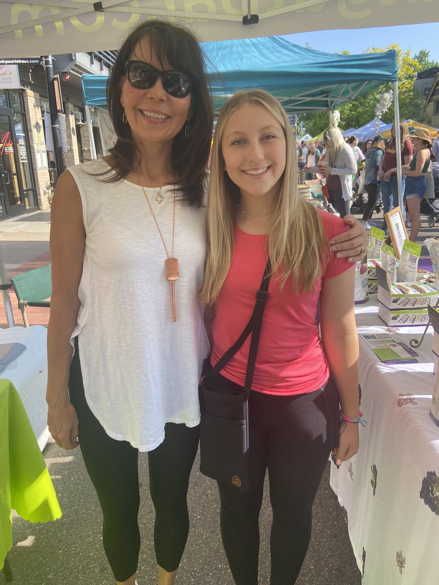 eatgutbar's tweet photo. Off and running at the farmers market. We have a new helper! Welcome Bri!!! https://t.co/Ecul6B0wBb