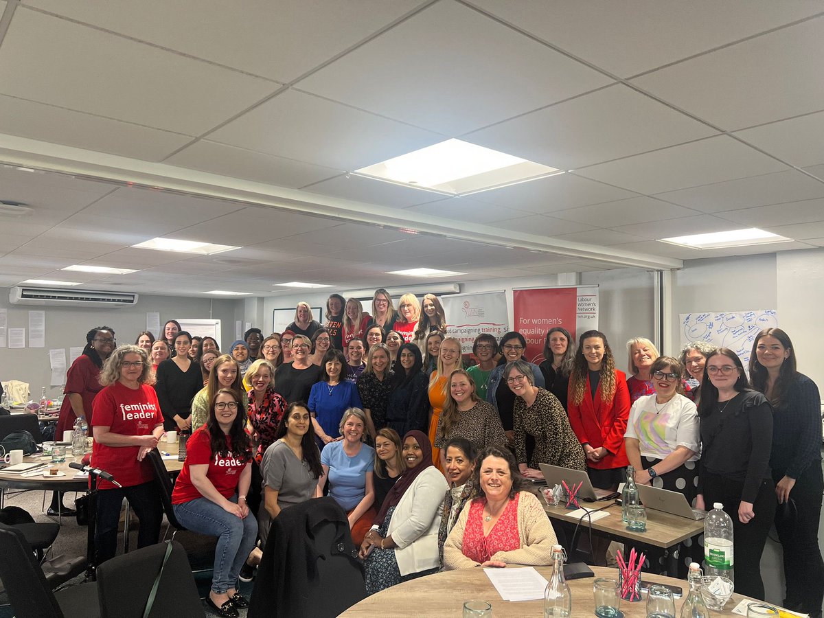 CharloCornell's tweet image. Today’s the last afternoon of #JoCoxLeadership Cohort 5. The incredible @jessphillips came down to celebrate with us and I love that this photo suggests I just told Jess the dirtiest joke or the biggest political secret! I will miss so many amazing women.
