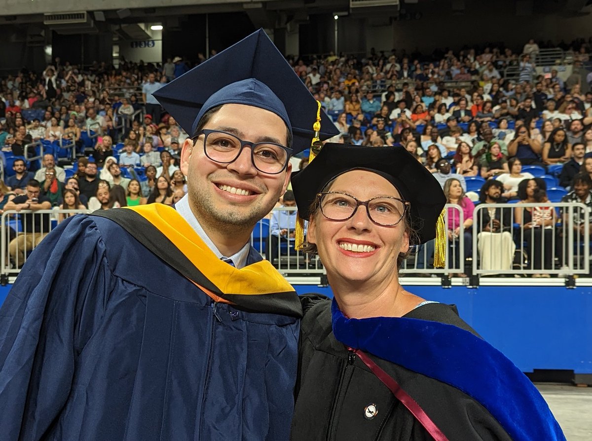 Lindsey Macpherson (@macphersonlab) on Twitter photo Proud of <a href="/macphersonlab/">Lindsey Macpherson</a> 2023 graduates!! <a href="/UTSANeuroDevRe1/">UTSA NDRB</a> <a href="/UTSASciences/">College of Sciences</a> Proud of <a href="/macphersonlab/">Lindsey Macpherson</a> 2023 graduates!! <a href="/UTSANeuroDevRe1/">UTSA NDRB</a> <a href="/UTSASciences/">College of Sciences</a>