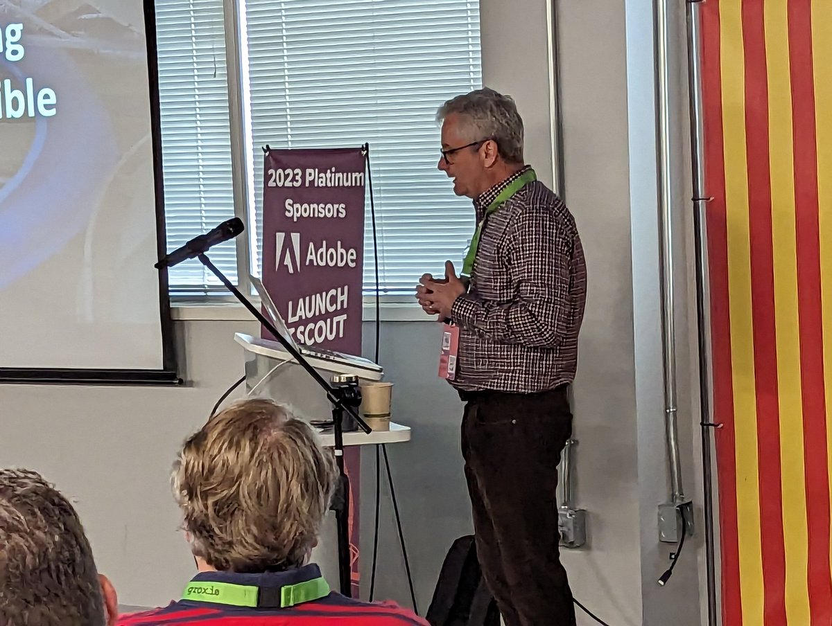 jpcarver's tweet image. @bryan_hunter talking about Waterpark at #gigcityelixir