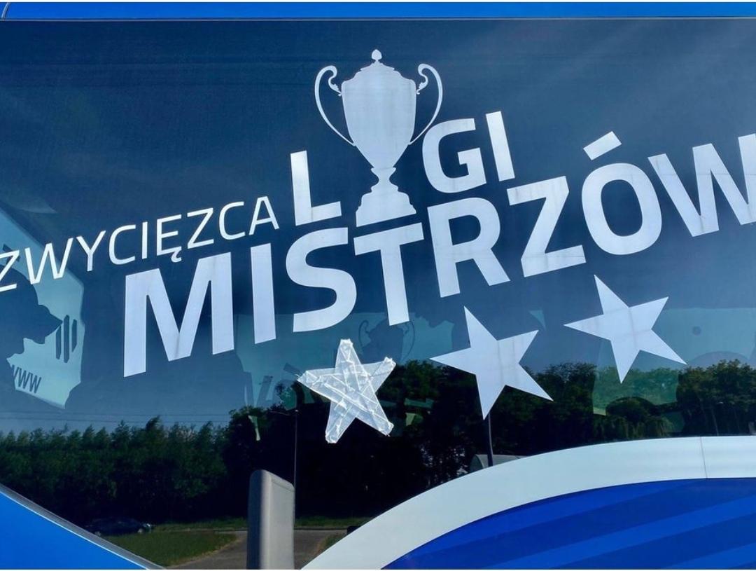 rybajago's tweet photo. Skradzione, ale muszę to tu mieć. https://t.co/mONuiB8FvV