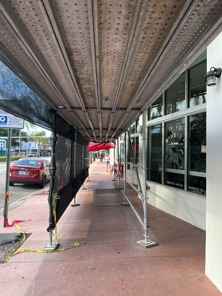 stevewright64's tweet photo. When you close the sidewalk for years of construction, you force children, elderly, people with disabilities to needlessly cross dangerous traffic. The message: speculator profit beats human safety 100% of the time. #peoplewithdisabilities #safesidewalks #wheelchairaccess 2/2 https://t.co/B5eq4hi54m