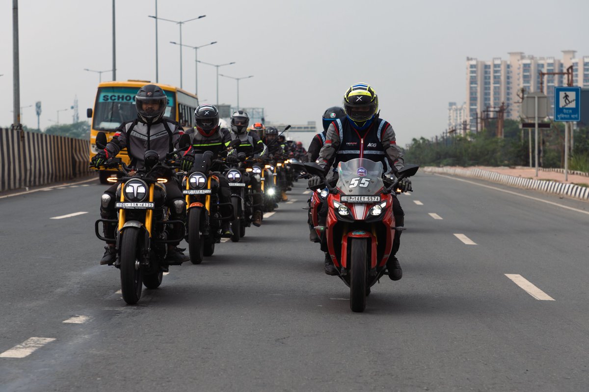 TVSApacheSeries's tweet image. The AOG X Cult series is back on the road as the race machines were unleashed this past weekend. Swipe 📷📷 to rev up your racing DNA and be a part of more such weekend rides. Click tvsmotor.com/tvs-apache/aog and join now!.
.
.
.
#TVSApacheSeries #TVSRacing #ApacheOwnersGroup #AOG