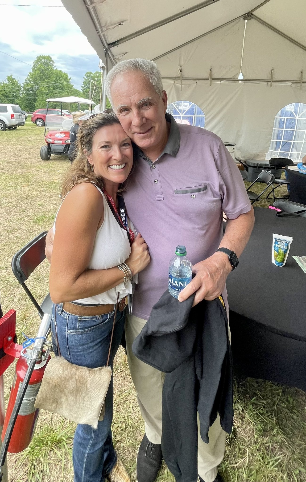 Angie Skinner on Twitter: "This is my …. I got to hug @AllWaltrip today
