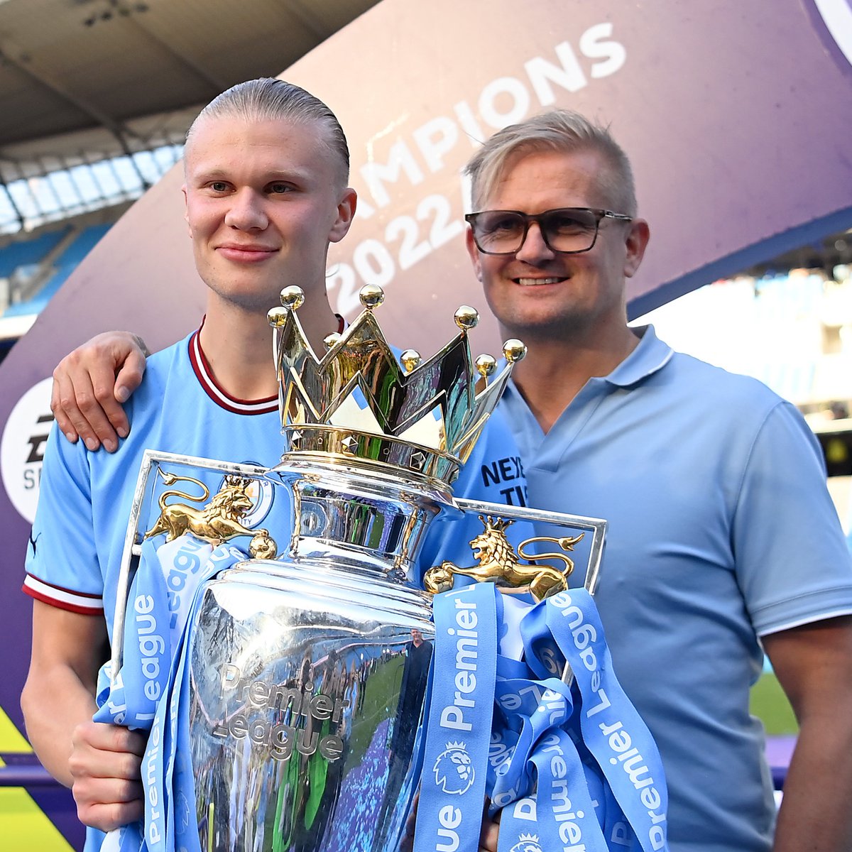 A proud father &amp; son moment. 🇳🇴💙