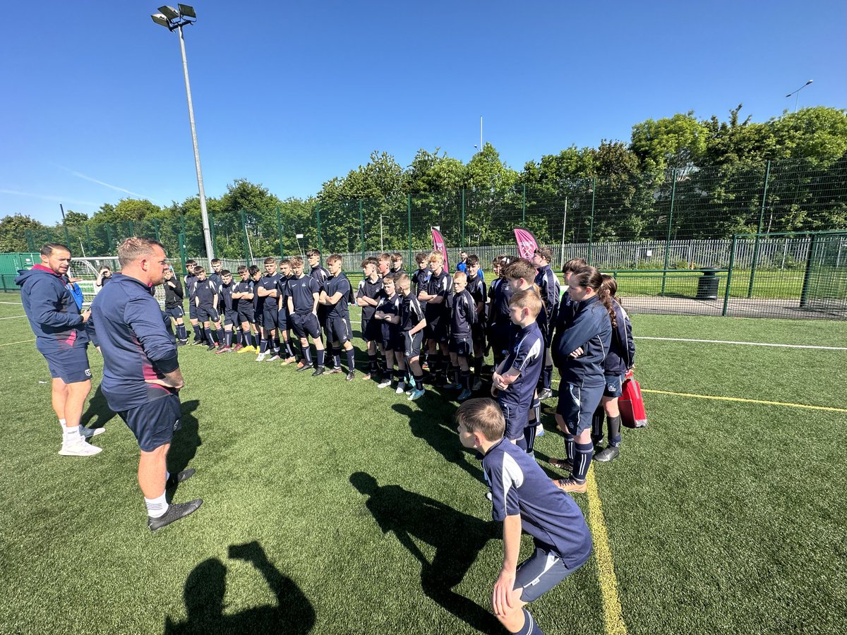 AccAcademyPE's tweet photo. Coaching session with West Ham coaches this morning. Great experience for our students focusing on a range of different aspects. #educationwithcharacter #AAontour ⁦@acc_academy⁩ ⁦@pe5sportstours⁩ https://t.co/ATcujHHRXW