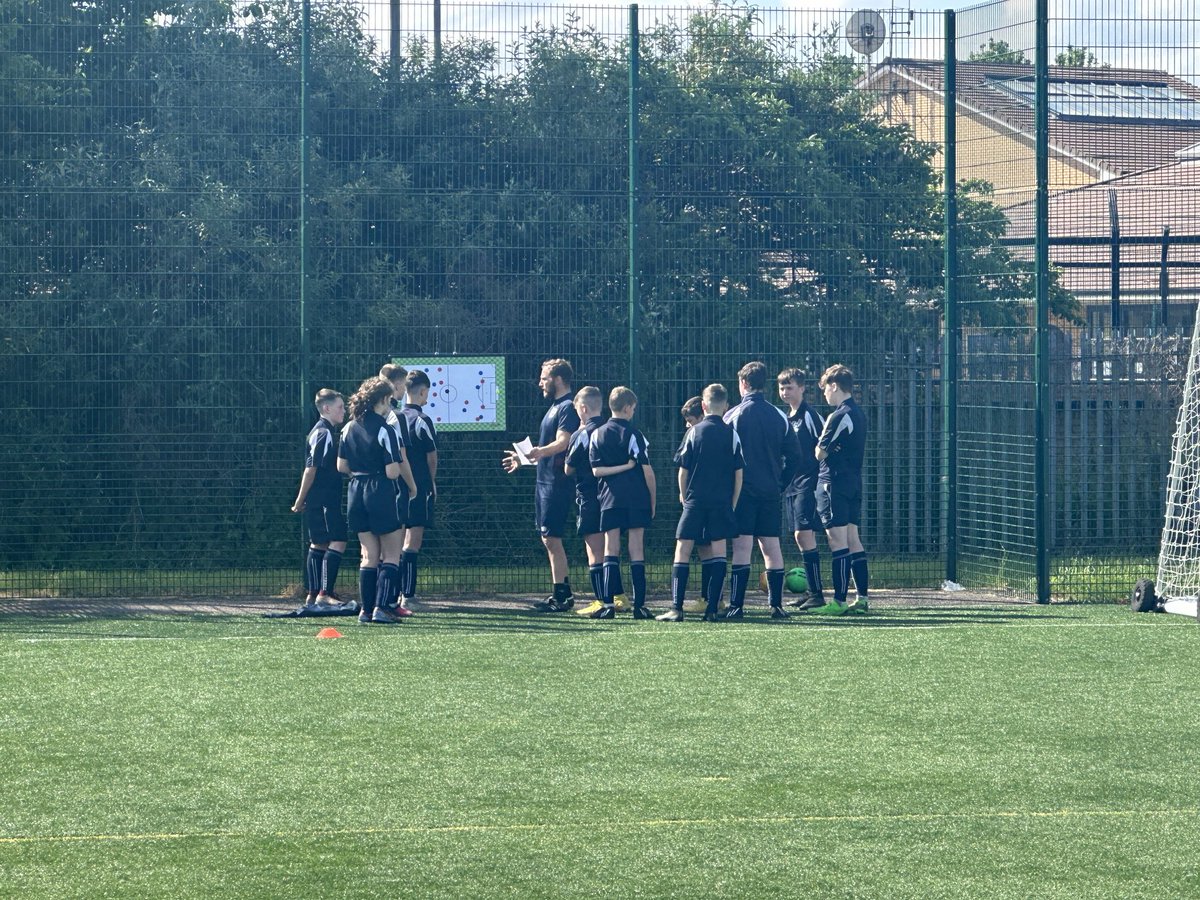 Coaching session with West Ham coaches this morning. Great experience for our students focusing on a range of different aspects. #educationwithcharacter #AAontour ⁦<a href="/acc_academy/">Accrington Academy</a>⁩ ⁦<a href="/pe5sportstours/">PE5 Sports Tours</a>⁩