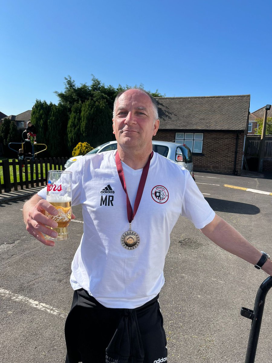 lewis flello tweet media