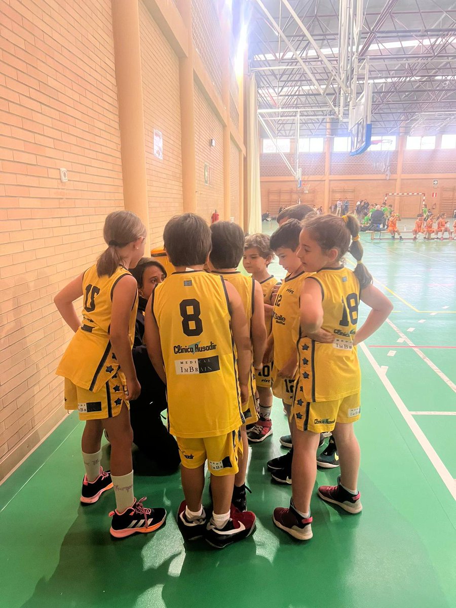 ClubSalle's tweet photo. Nuestros más pequeños han jugado y disfrutado hoy en la concentración babybasket de la @FMBMELILLA

#ElfuturoseJUEGAHoy #adnlasaliano🧬⭐️ #vamossalle💛💙 #elfuturoseentrenahoy⛹️‍♀️⛹️ https://t.co/DlTVJyxOjf