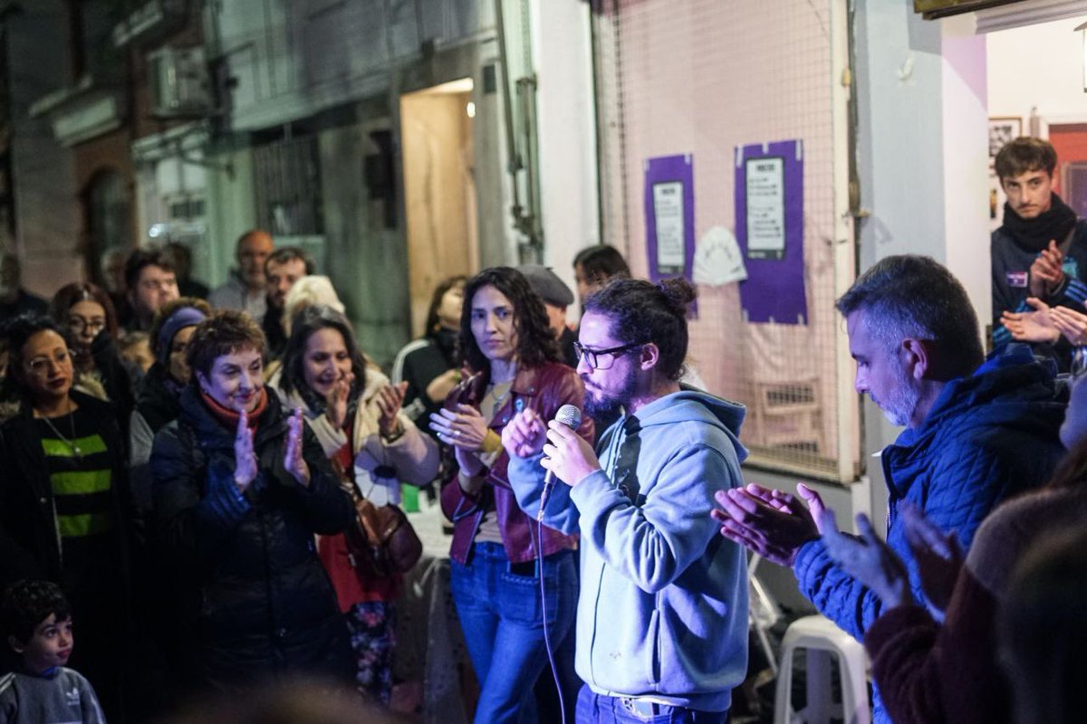 Lacomuna4's tweet photo. PaulaPenacca: Que tuvo que enfrentarse al avance del Gobierno de la Ciudad sobre espacios que con tanto amor y compromiso generaron los vecinos y vecinas, como el Galpón de Ortúzar. https://t.co/l9Nkbqjwed